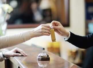 Hotéis têm até 20 de abril para adotar ficha digital de hóspedes