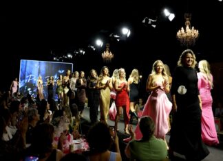 Havan leva desfile de moda ao chá da Rede Feminina de Brusque