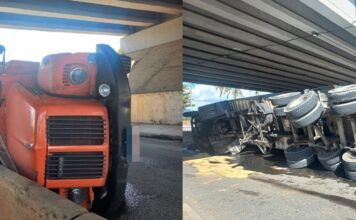 Carreta tomba em viaduto da SC-486 em Itajaí