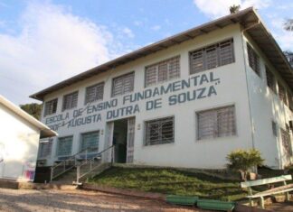 Da Hora: simulado do Tribunal do Júri na Escola Augusta Dutra de Souza, no bairro Limeira Baixa