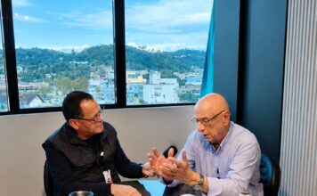 Senador Esperidião Amin (PP) fala ao Jornal da Diplomata durante agenda em Brusque e na região