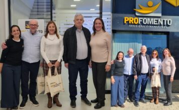 Presidente da ABCRED visita Brusque e destaca importância do microcrédito para o desenvolvimento econômico