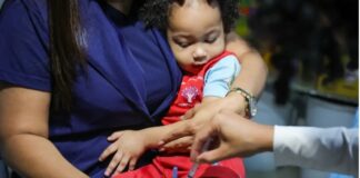 Crianças com 4 anos devem receber mais uma dose da vacina contra pólio