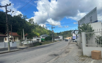 Obras na Avenida de Maio continuam, e altera trânsito durante o final de semana