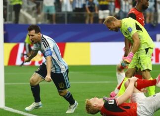 Messi marca dois gols, bate recorde histórico e coloca Argentina nas oitavas da Copa do Mundo