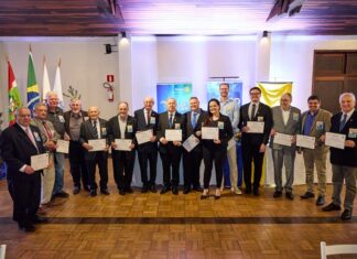 Rotary Club de Brusque celebra 80 anos e empossa nova diretoria