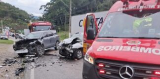 Corpo de Bombeiros registra colisão entre veículos no Zantão