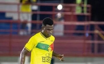 Futuro de Cipriano no Brusque segue indefinido; zagueiro pode deixar o clube no fim do mês