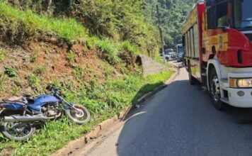 Motociclista fica ferido em acidente de trânsito na Avenida Primeiro de Maio