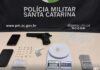 Polícia detém dois jovens e apreende drogas no bairro Azambuja