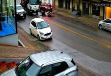 Vídeo: Motociclista fica gravemente ferido após cair e ser atingido por caminhão em Brusque