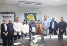 Conselho das Entidades entrega pleitos de Brusque e região para candidatos a deputado estadual e federal