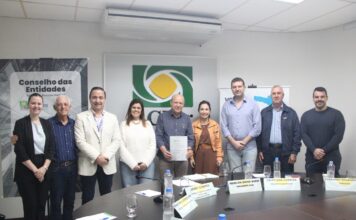 Conselho das Entidades entrega pleitos de Brusque e região para candidatos a deputado estadual e federal