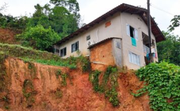Rio Itajaí-Mirim atinge pico de 4,85 m e já está baixando em Brusque