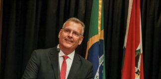 TRE-SC nega registro de Paulo Eccel, mas o candidato pode recorrer e manter a campanha eleitoral