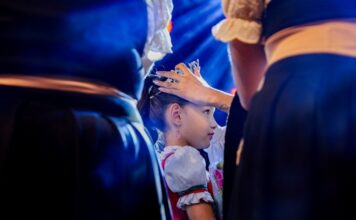 20 meninas concorrem aos títulos de Rainha e Princesas Mirins da Fenarreco