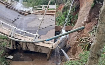 Ponte desaba com carro e deixa duas pessoas feridas em Canelinha