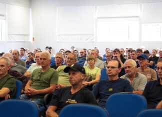 Ex-trabalhadores da Schlösser aprovam leilão de terreno para pagamento de indenizações