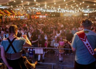 39ª Fenarreco começa nesta quinta-feira (8), com desfile na avenida Beira Rio