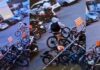 Câmera de vigilância registra furto de bicicleta em supermercado