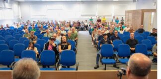 Ex-trabalhadores da Schlösser aprovam leilão de terreno para pagamento de indenizações