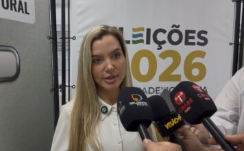 Justiça Eleitoral e Polícia Civil orientam eleitores na abertura da votação em Brusque