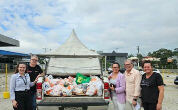 AmpeBr doa alimentos arrecadados na 6ª Corra por Elas