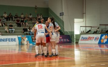Barateiro empata com Taboão e encerra campanha inédita nas semifinais da Liga Feminina de Futsal