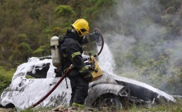 Incêndio atinge carro na rodovia Deputado Gentil Batista Archer, em Brusque
